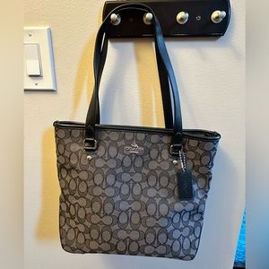 Coach Outline Signature Shoulder Bag